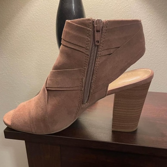 LC Lauren Conrad rose pink Ankle Booties with Peep-Toe Design - Picture 3 of 4